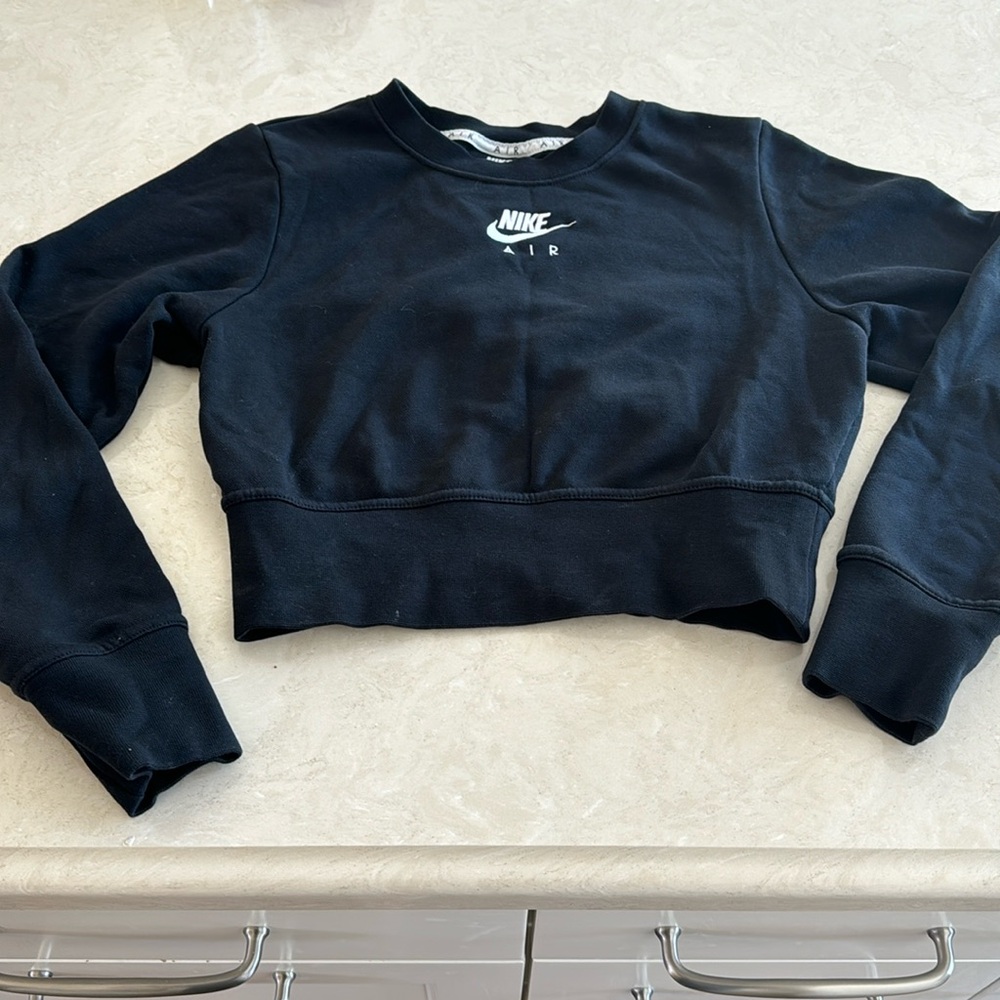 ✨Black Nike air cropped sweater for sale✨